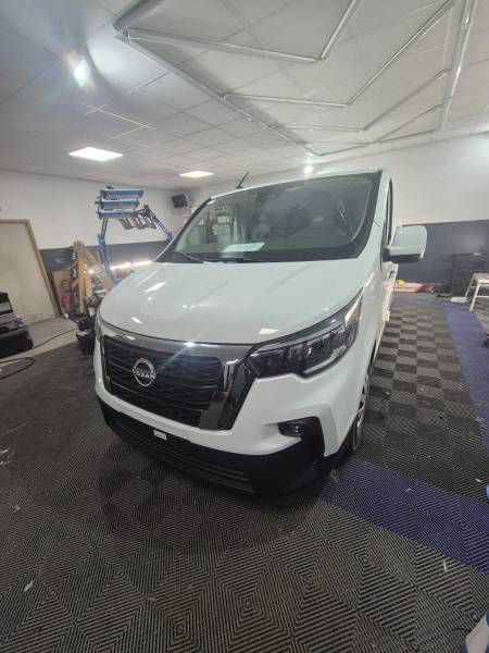 COVERING COMPLET JAUNE SUR NISSAN INTERSTAR A LE HAVRE, NORMANDIE