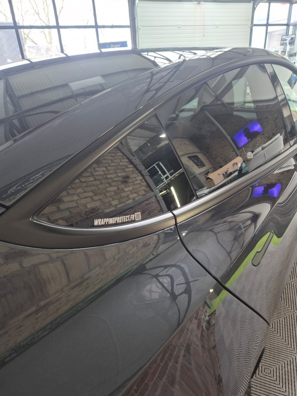 Vitres teintées complet sur Tesla model 3 à Le Havre prés Deauville 