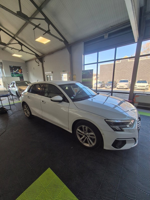 Déchromage contours de vitres sur Audi A3