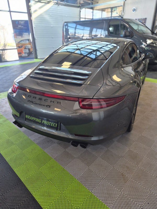 Film PPF teintés sur feux de Porsche 911