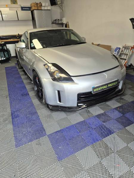 COVERING ROUGE CERISE BRILLANT SUR NISSAN 350Z