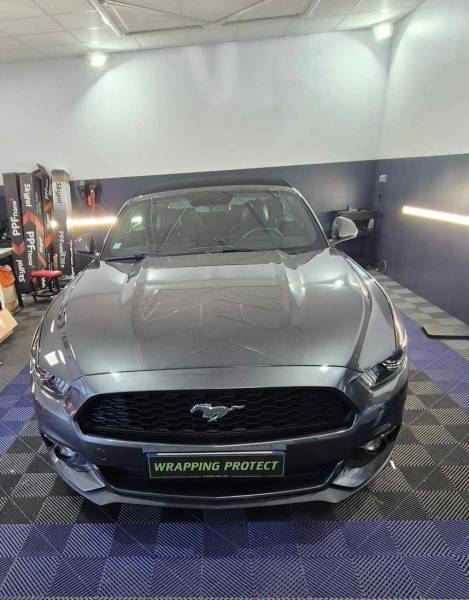 MUSTANG AVANT COVERING SUR CAPOT 