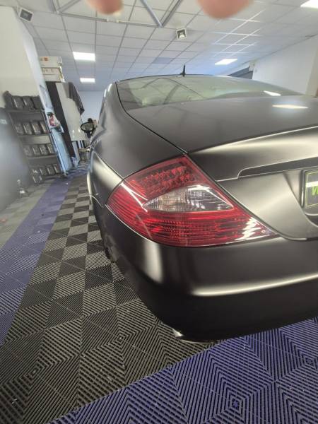 COVERING COMPLET NOIR SATIN SUR MERCEDES BENZ CLS