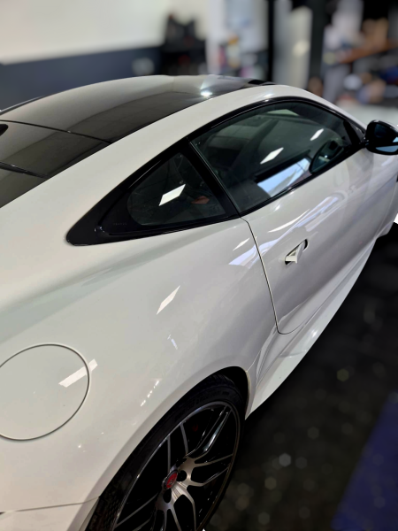 VITRES TEINTEES SUR JAGUAR F-TYPE EN NORMANDIE