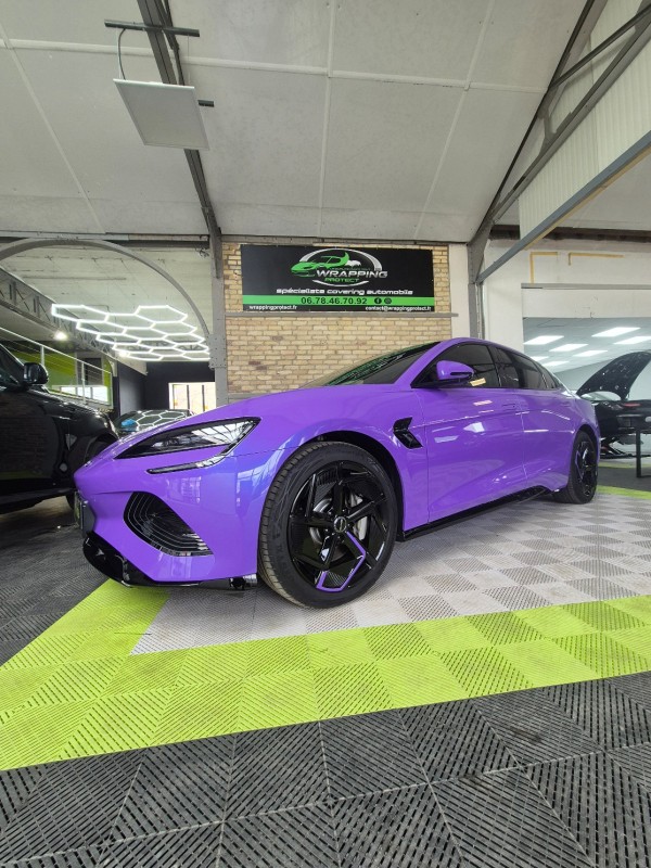 Covering complet violet nacré sur BYD Seal à Le Havre 