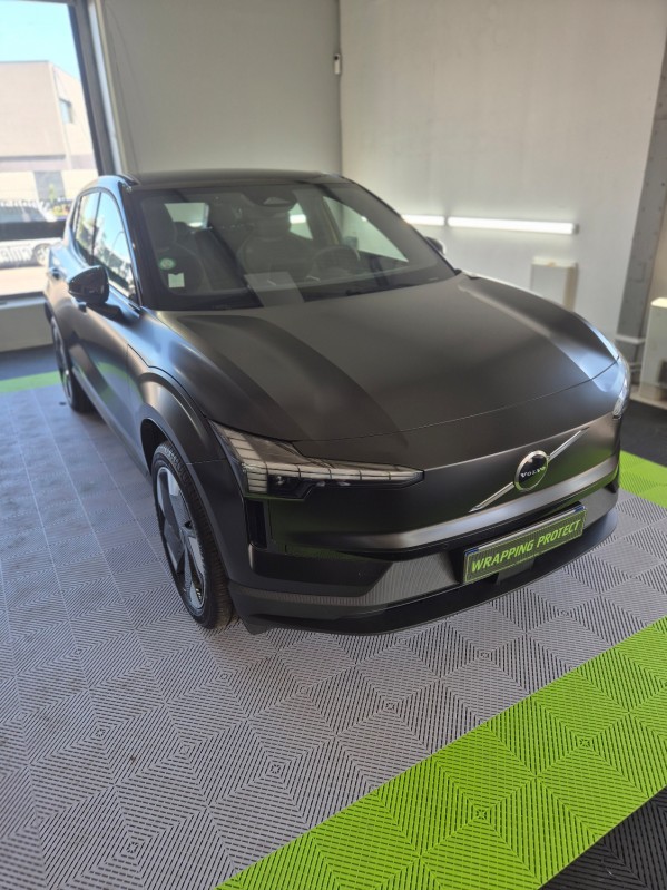 Covering noir satin sur volvo xc40 à Le Havre prés de Fécamp